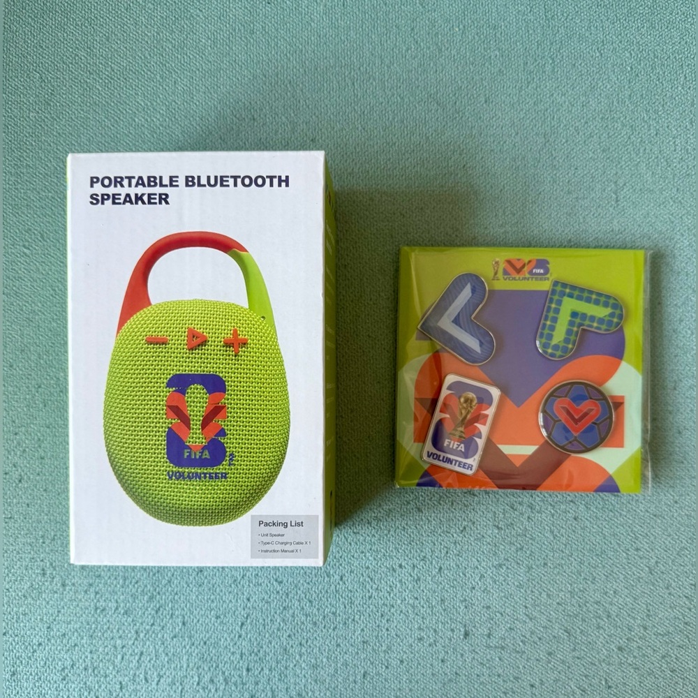 FIFA World Cup 26 Portable Speaker & Pins - NEW FAN SET!